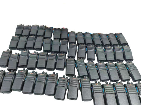 खरीदें BF-9700 Waterproof IP67 Walkie Talkie with 2800mAh Battery 16 Channels VHF UHF Digital Two-Way Radio ऑनलाइन निर्माण