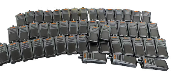 खरीदें हाइटेरा IP55 वाटरप्रूफ वॉकी टॉकी जिसमें 2000-2500mah की बैटरी और 5W हाई-पावर DMR डिजिटल रेडियो है ऑनलाइन निर्माण